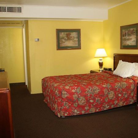 Townsman Inn Larned Esterno foto