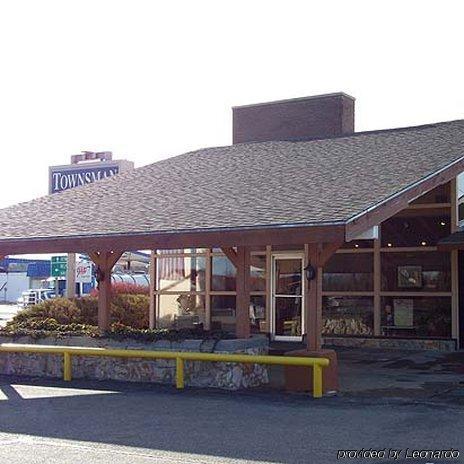 Townsman Inn Larned Esterno foto