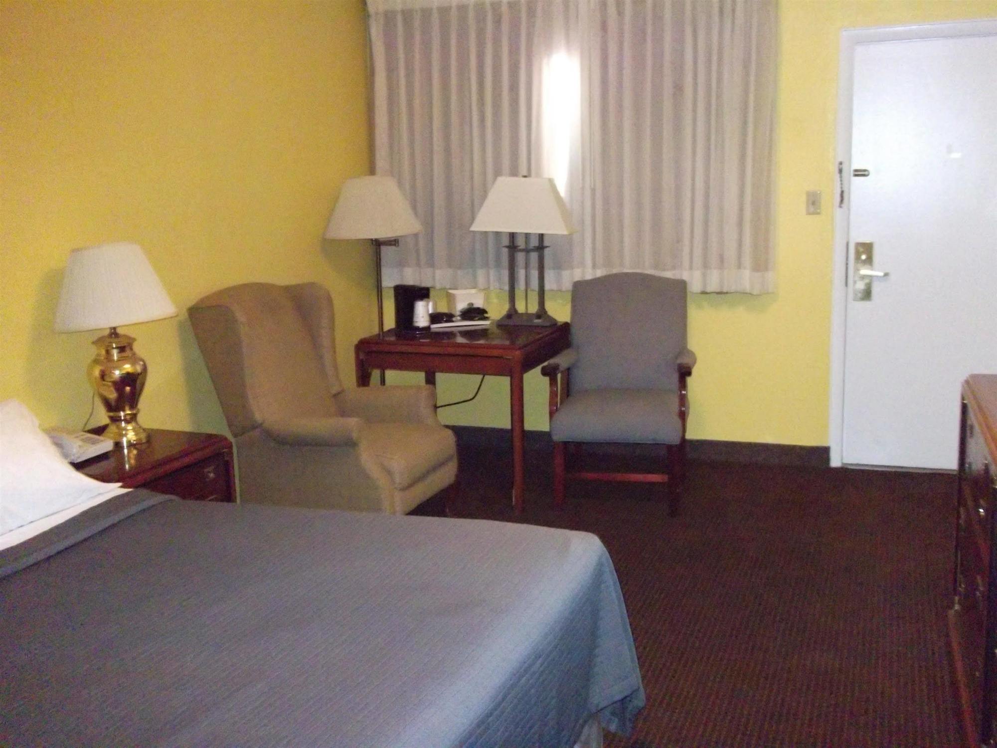 Townsman Inn Larned Esterno foto