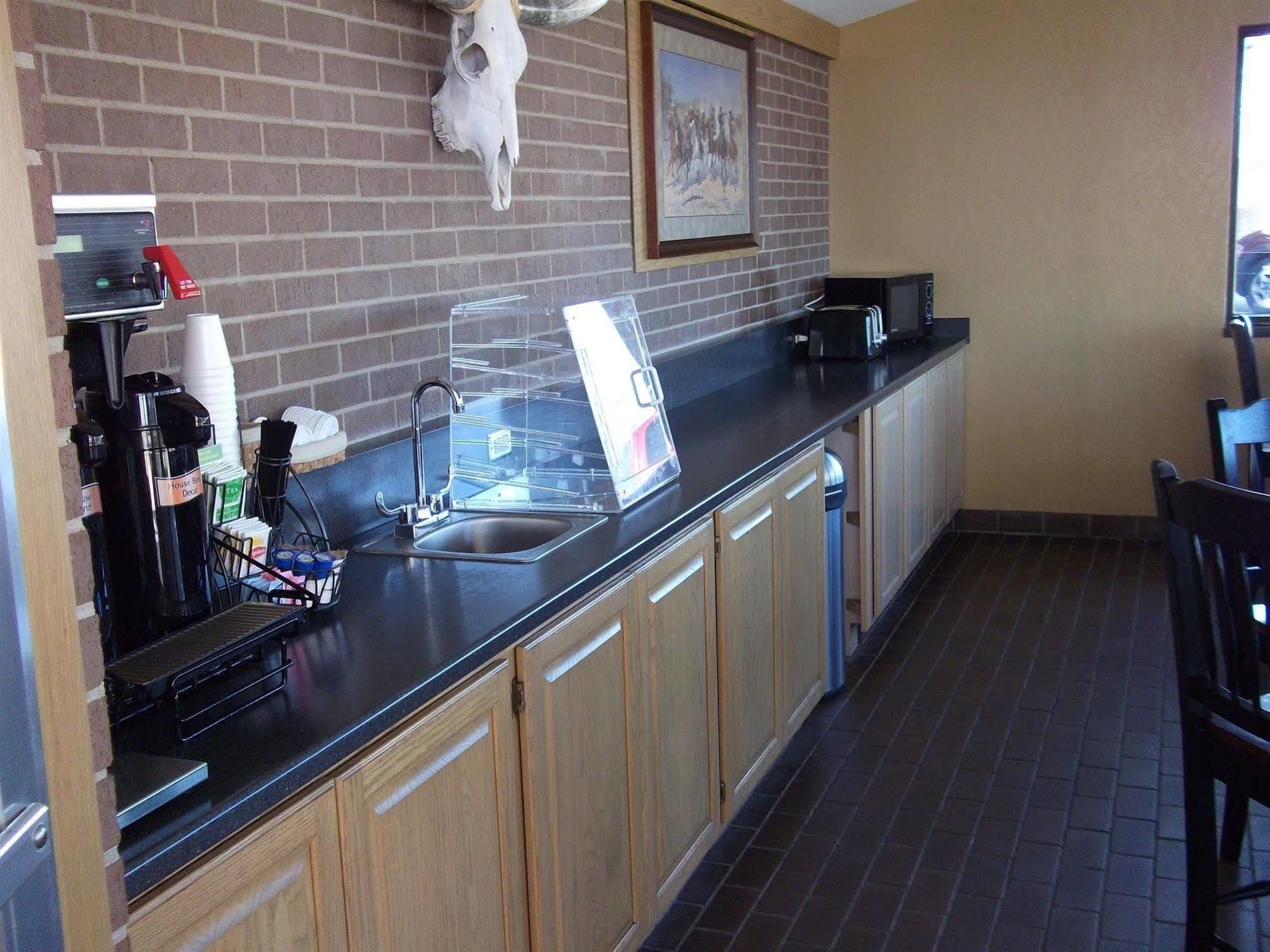 Townsman Inn Larned Esterno foto