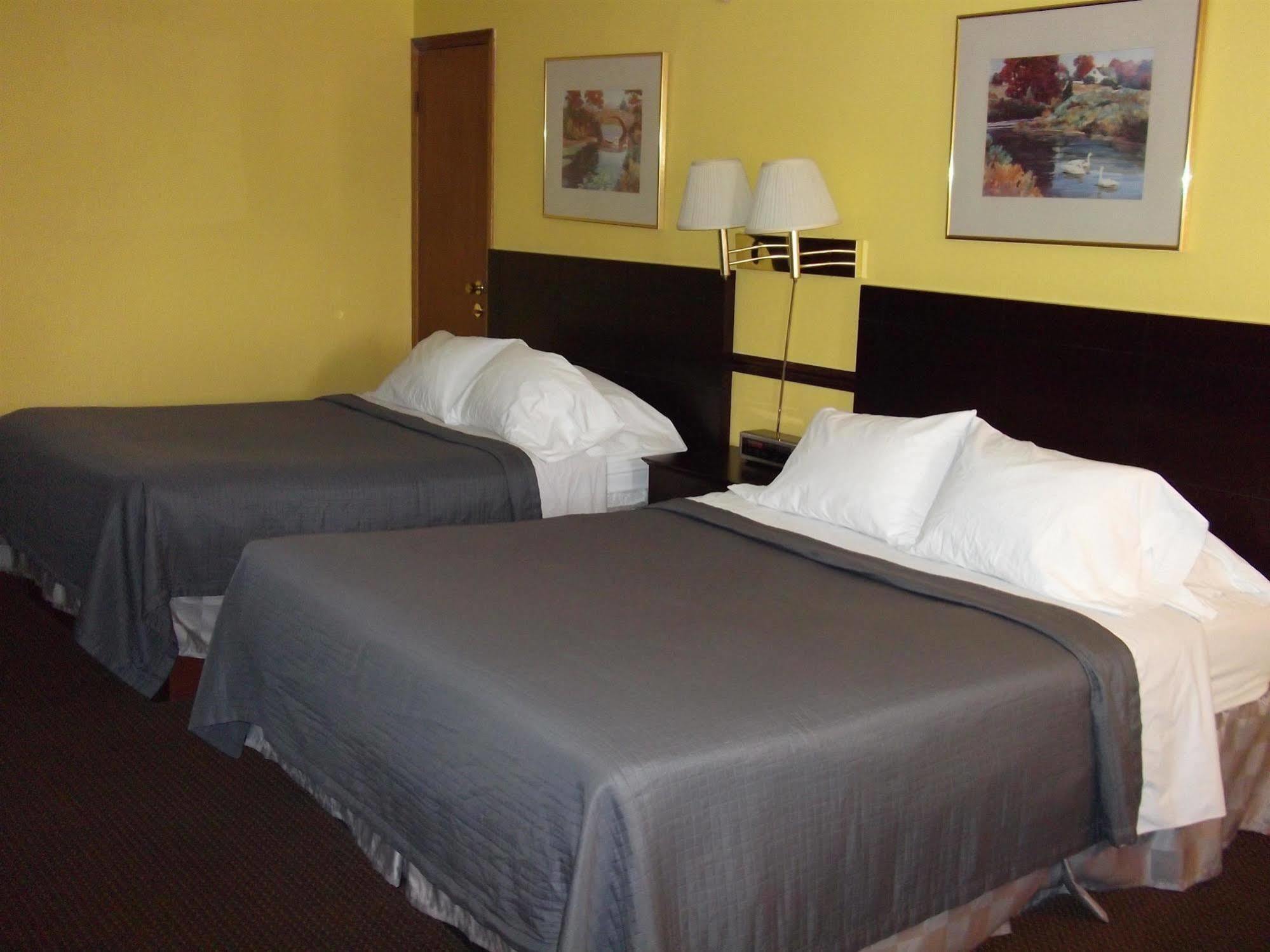 Townsman Inn Larned Esterno foto