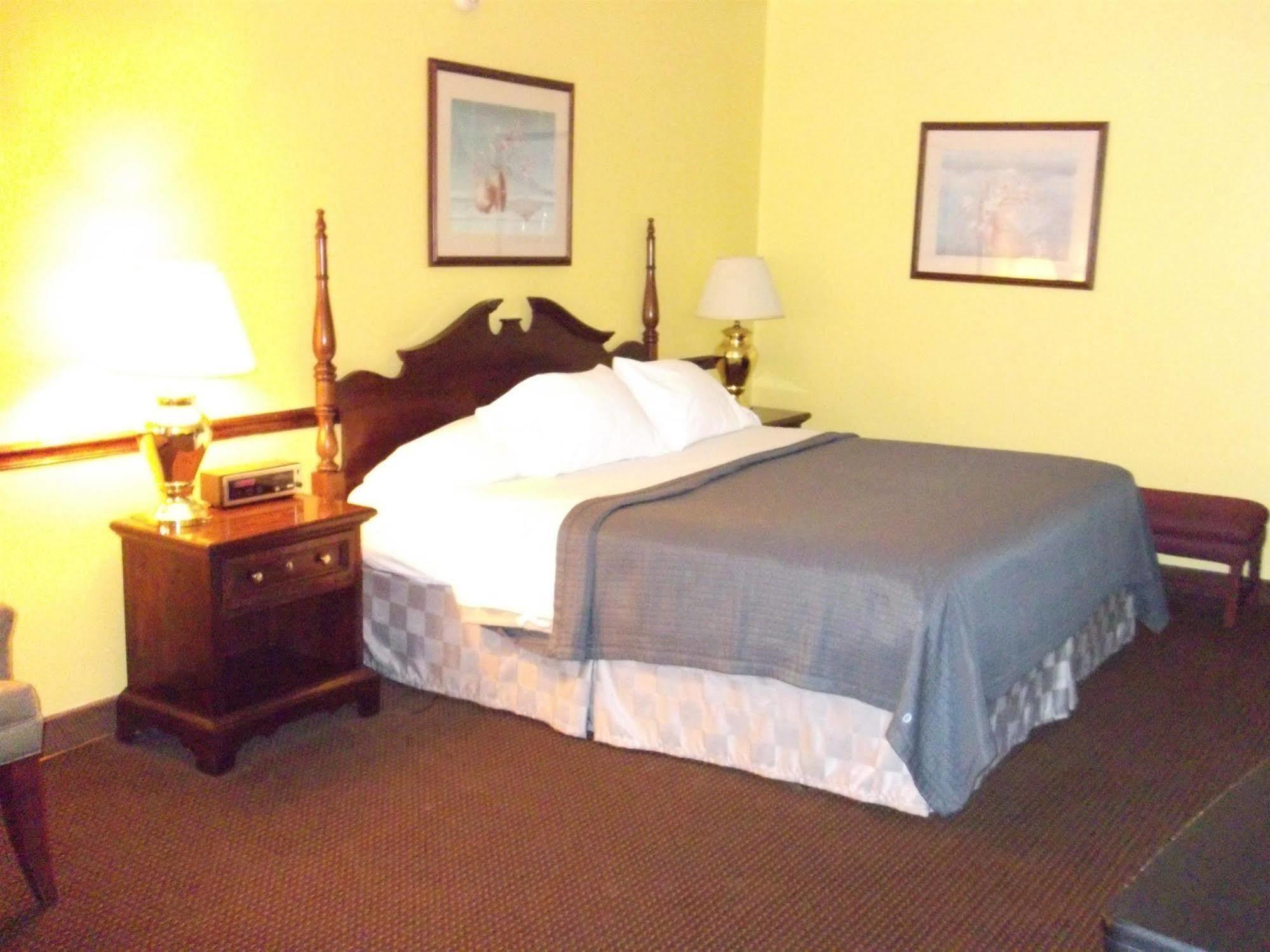 Townsman Inn Larned Esterno foto