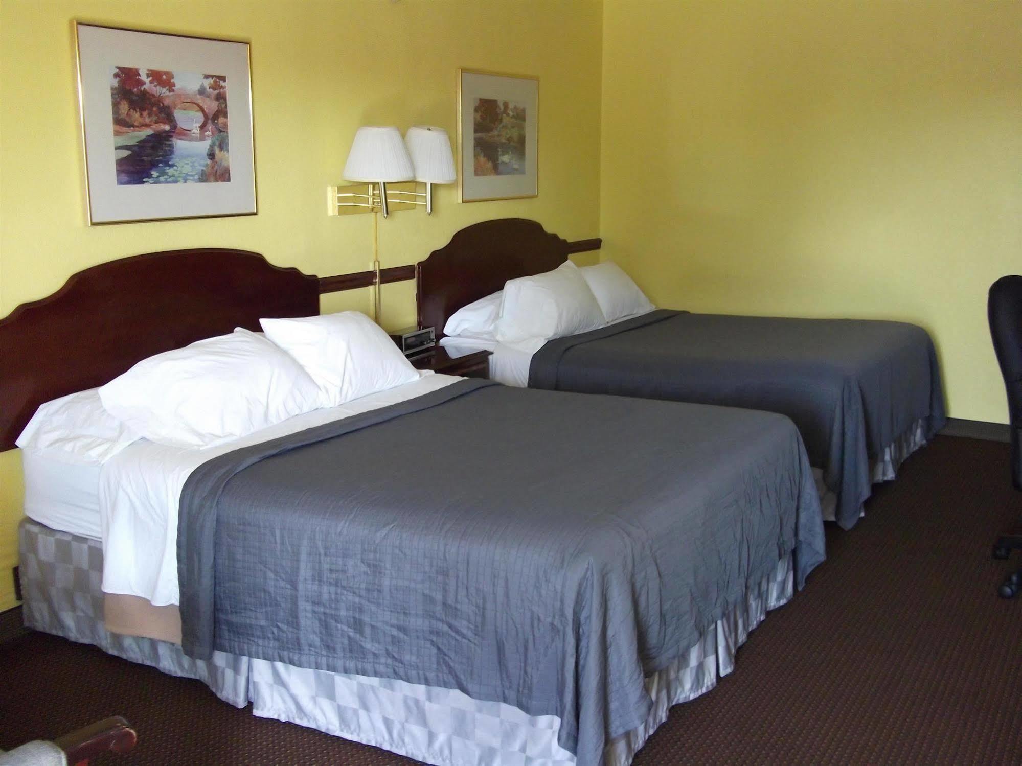 Townsman Inn Larned Esterno foto