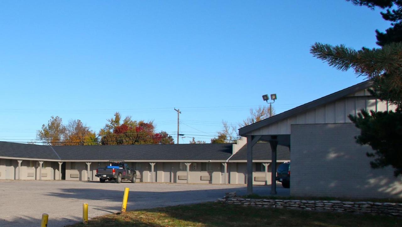 Townsman Inn Larned Esterno foto